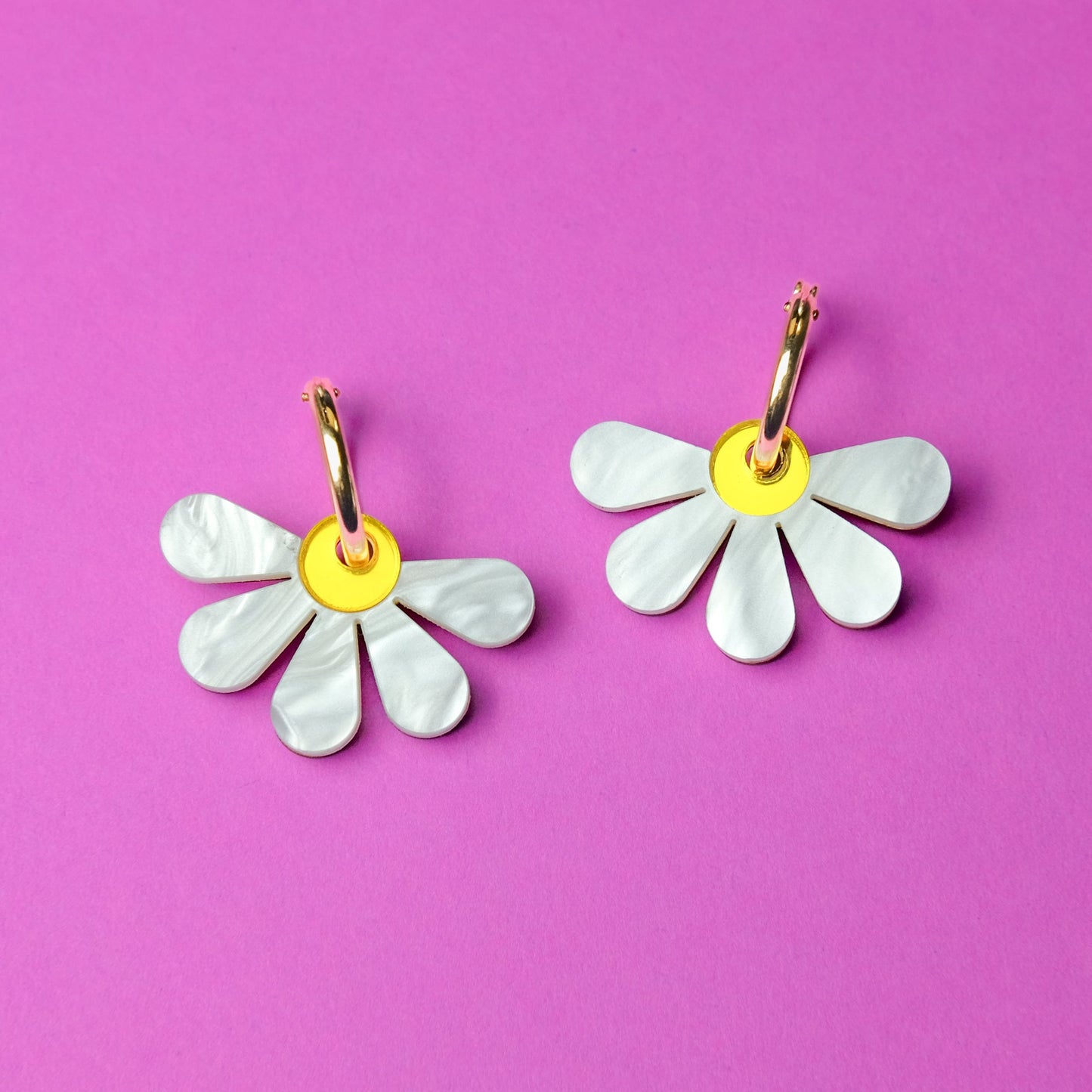 Daisy earrings on gold-filled hoops #color_marbled-white