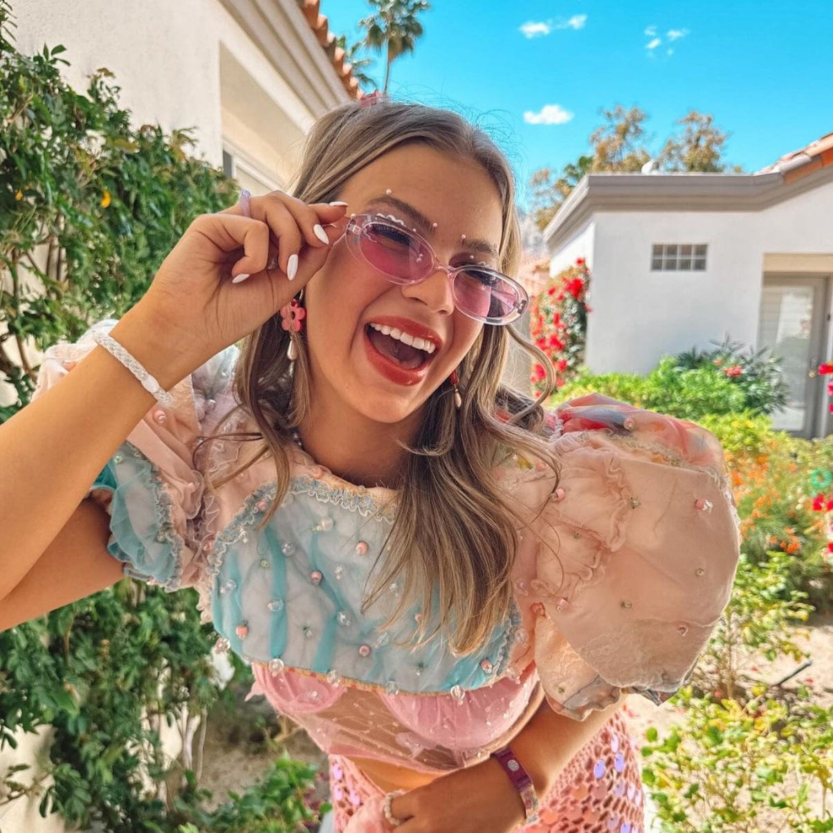 Elegant flower Daisy gold-filled hoop earrings with pearl drop #color_marbled-pink