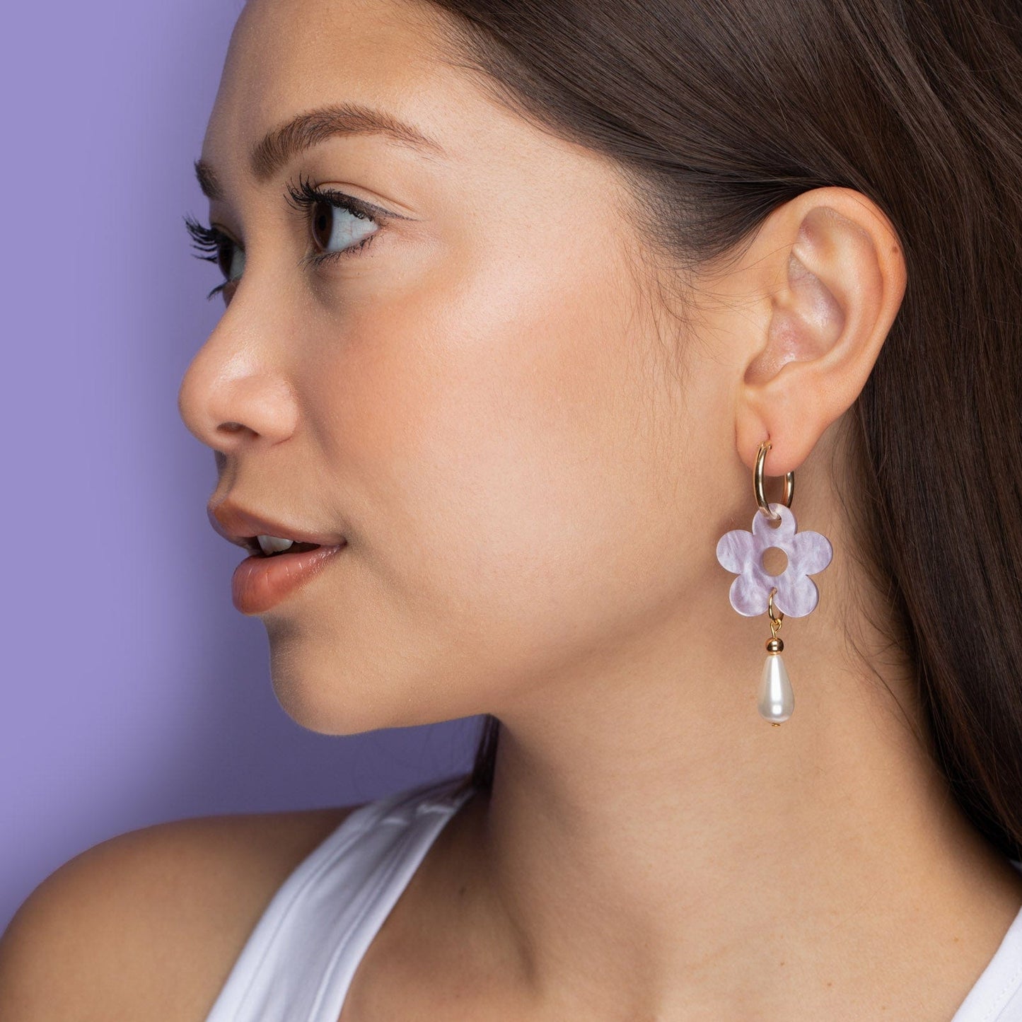 Daisy flower with pearl drop 14k gold-filled hoop earring #color_marbled-lavender