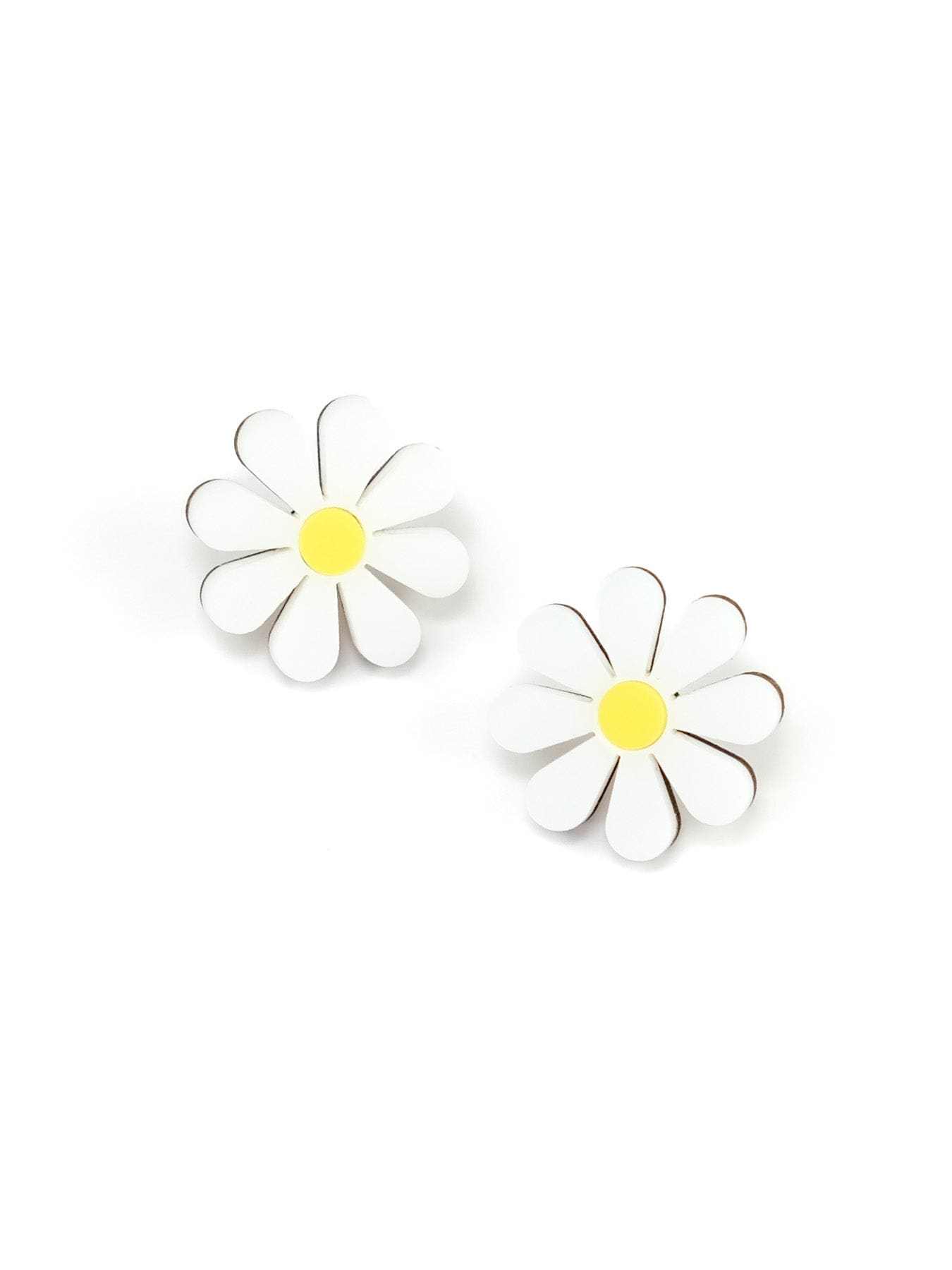 Daisy stud earrings with crisp white petals and a sunny lemon center #color_white-yellow