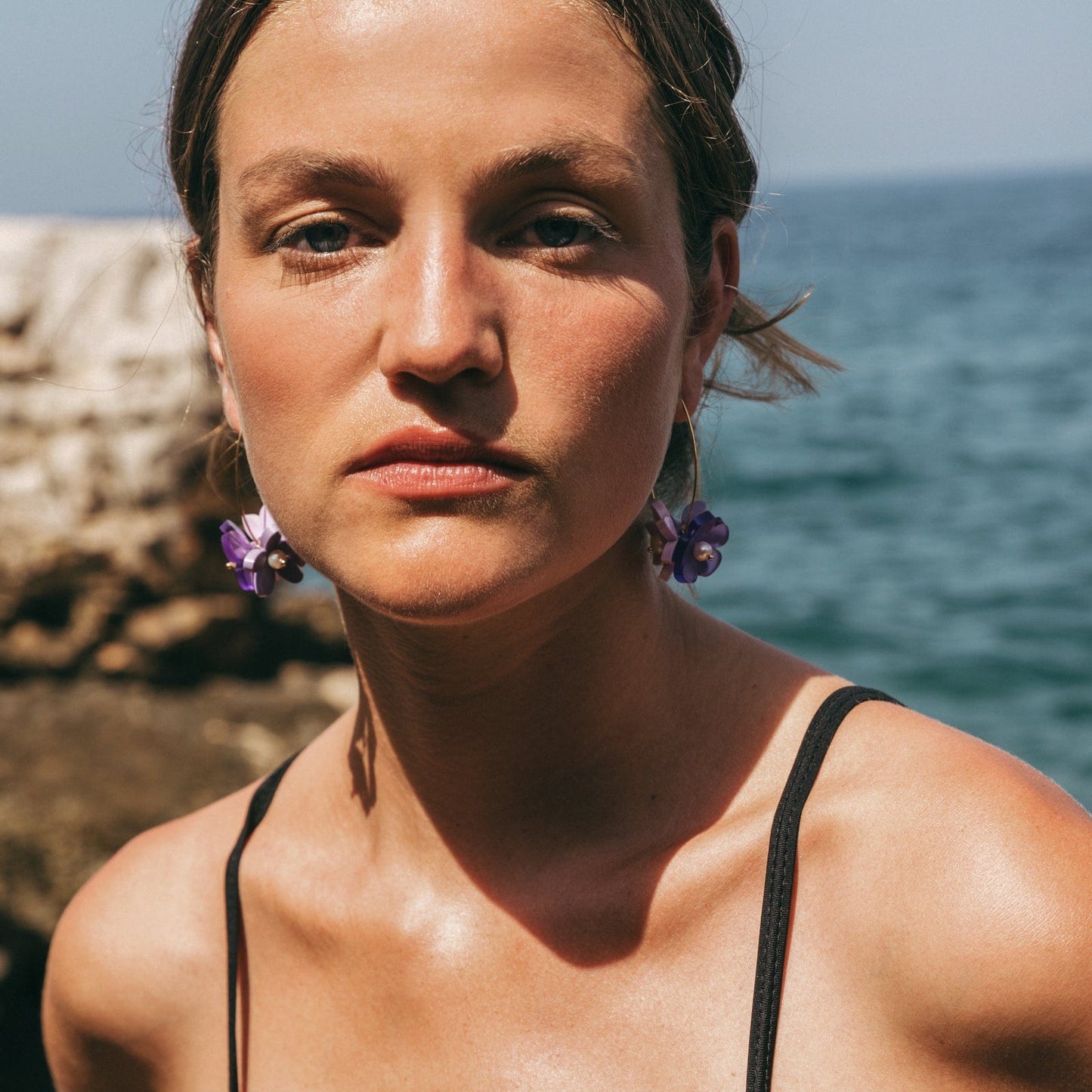 Playful Flowerball dangly earrings with freshwater pearls in lavender #color_lavender