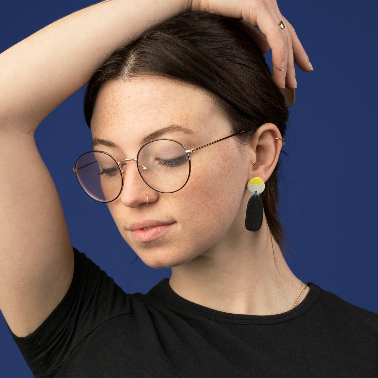 Artsy Miro inspired lightweight dangly earrings #color_black