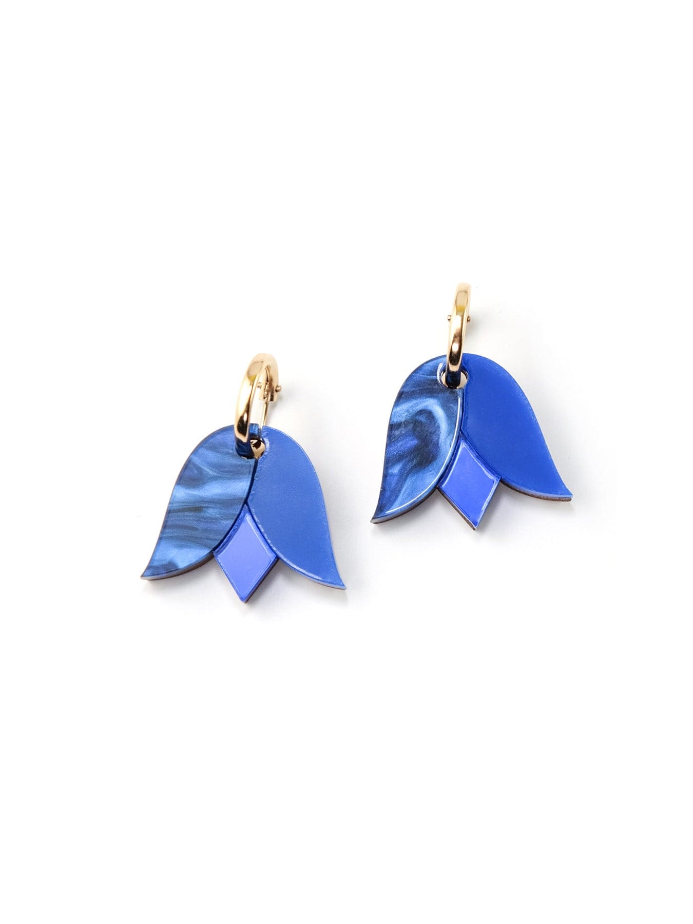Blue petal drop charms, shiny, airy, sculpted tulip shape, mixed solid–marble petals on gold hoops #color_blue