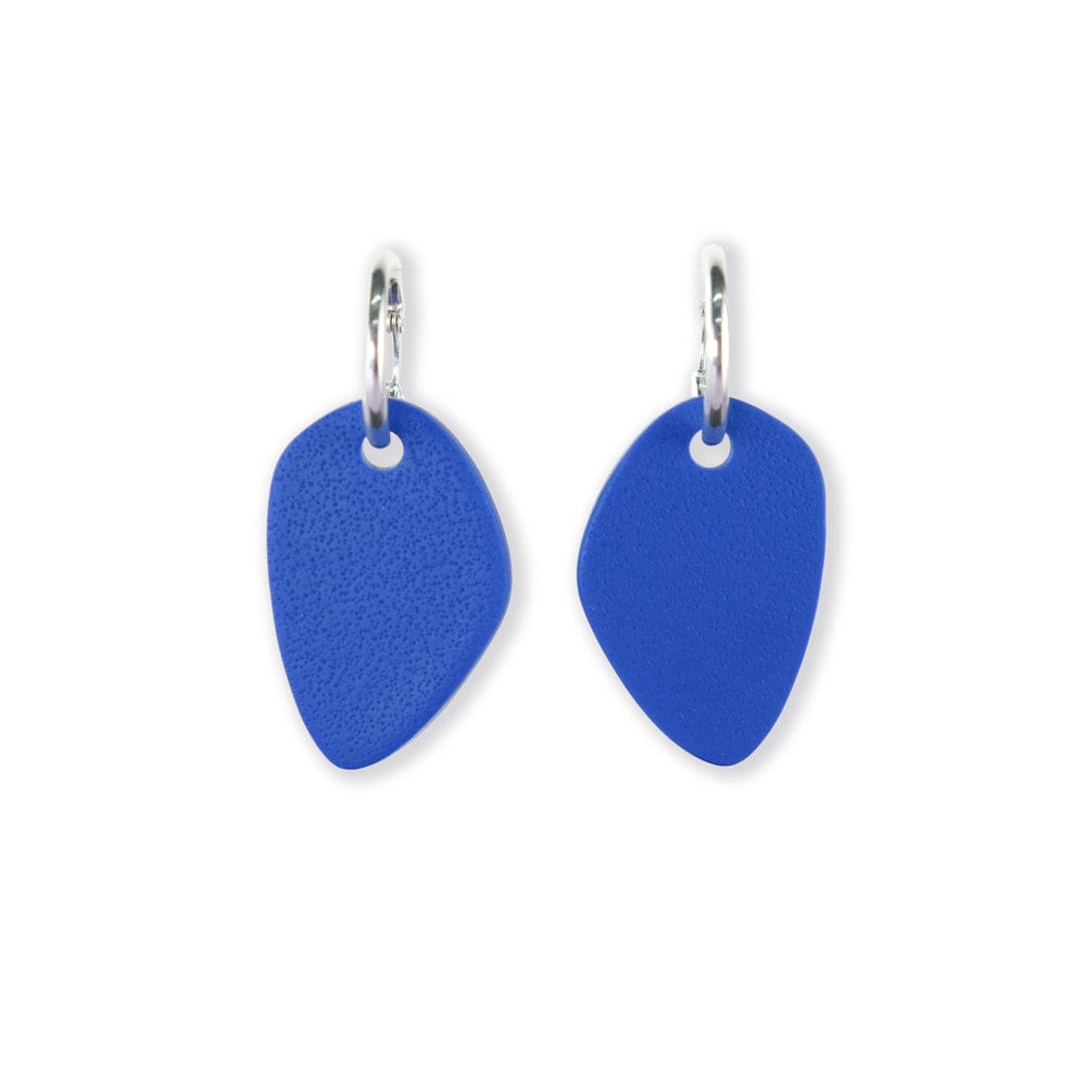 Organic shapes, hoop charm dangly earrings Calder inspired in blue #color_blue