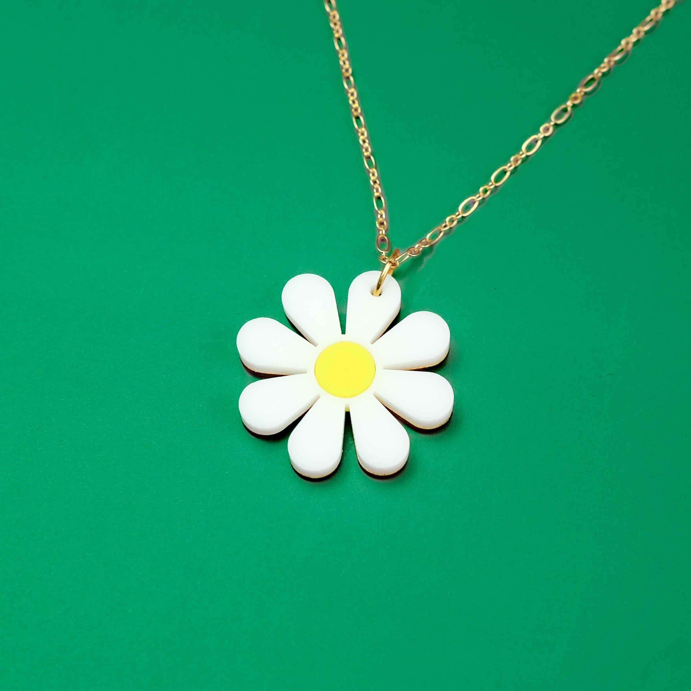daisy pendant necklace