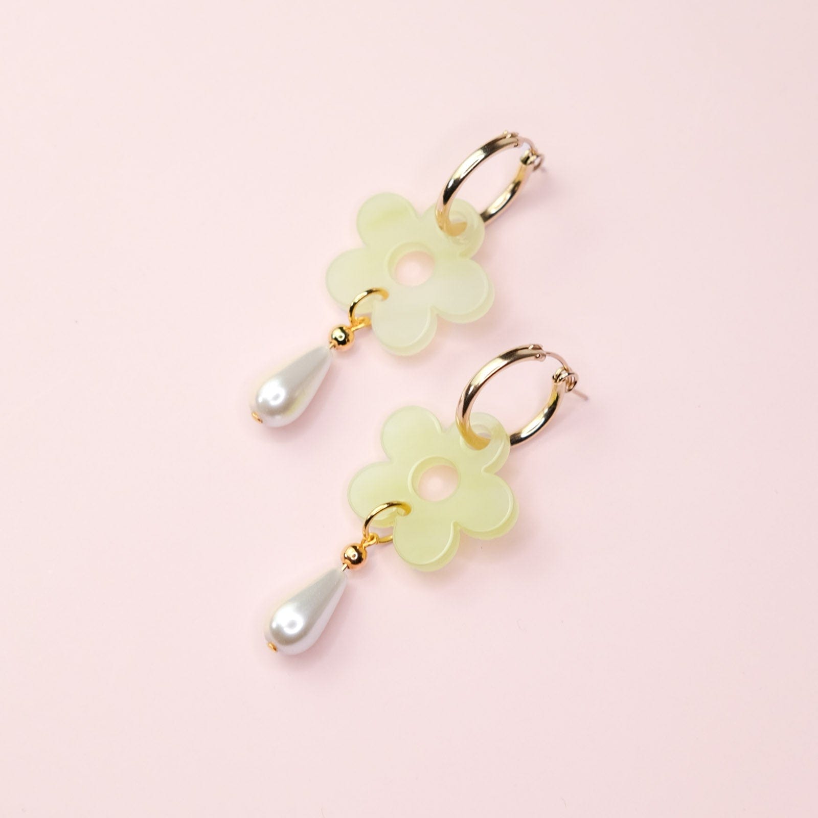 Daisy flower with pearl drop 14k gold-filled hoop earring #color_jade