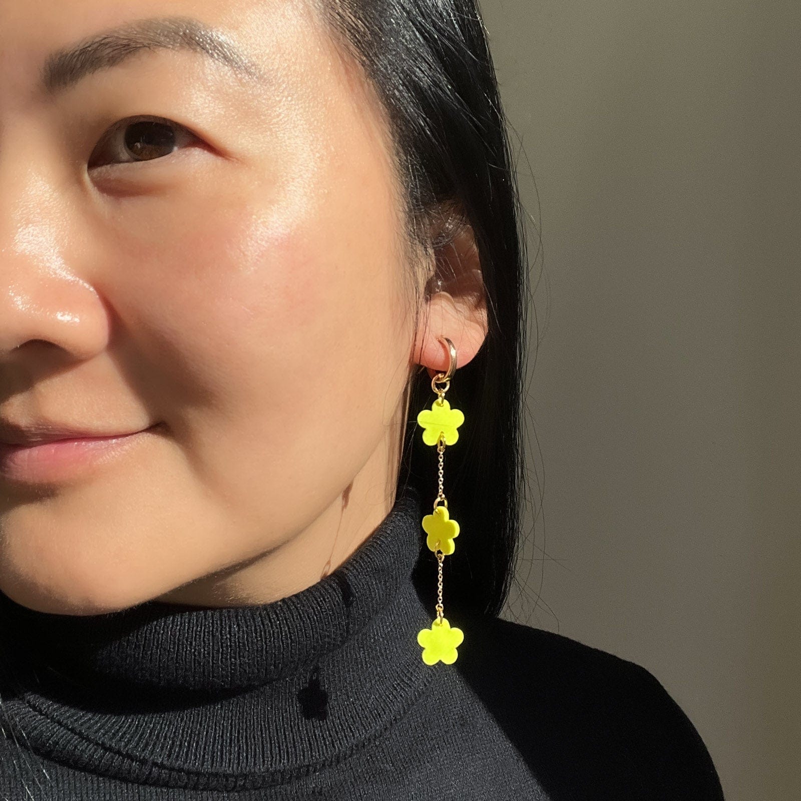 Daisy trio hoop earrings #color_neon-yellow