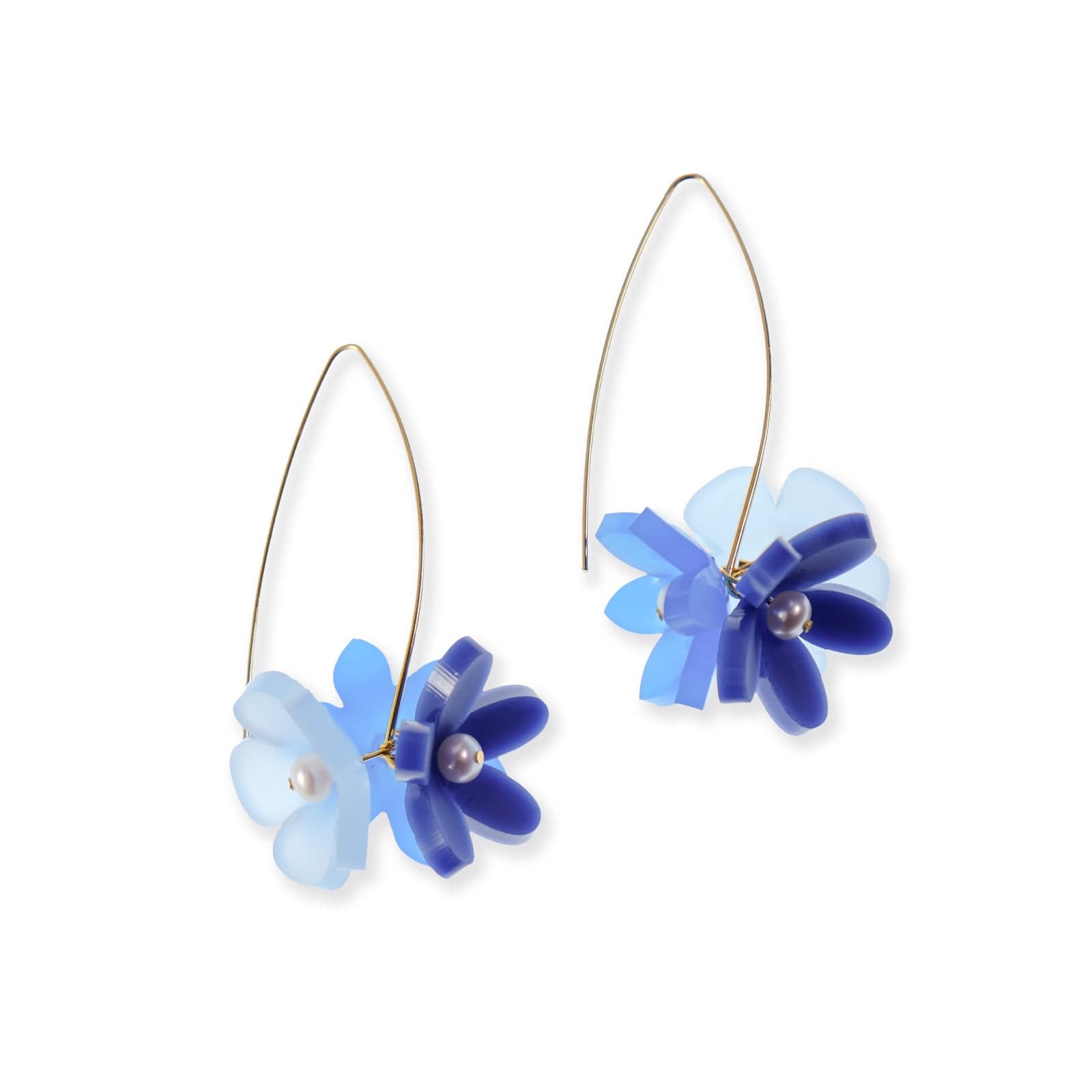 Playful Flowerball dangly earrings with freshwater pearls in blue #color_blue