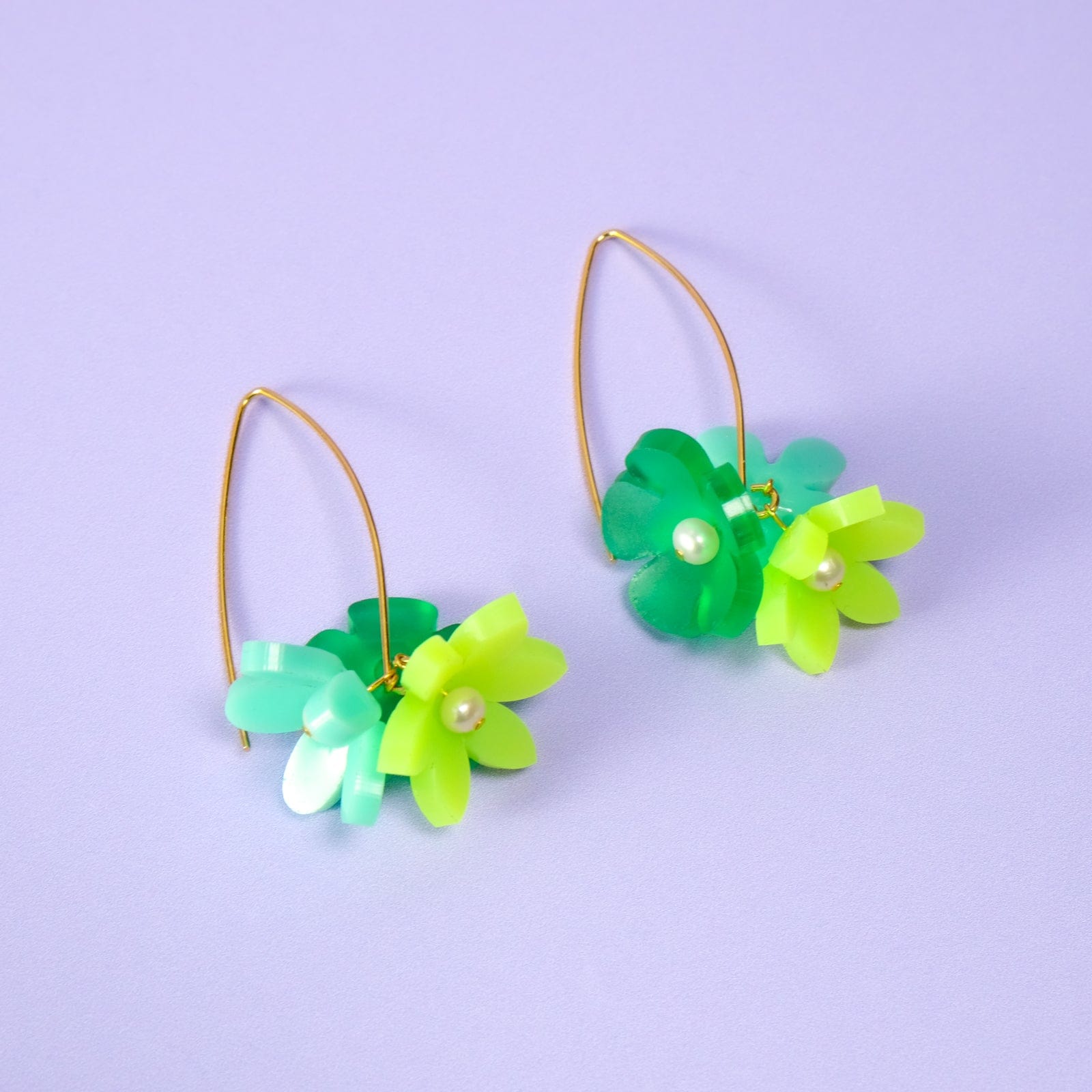 Playful Flowerball dangly earrings with freshwater pearls in green #color_green
