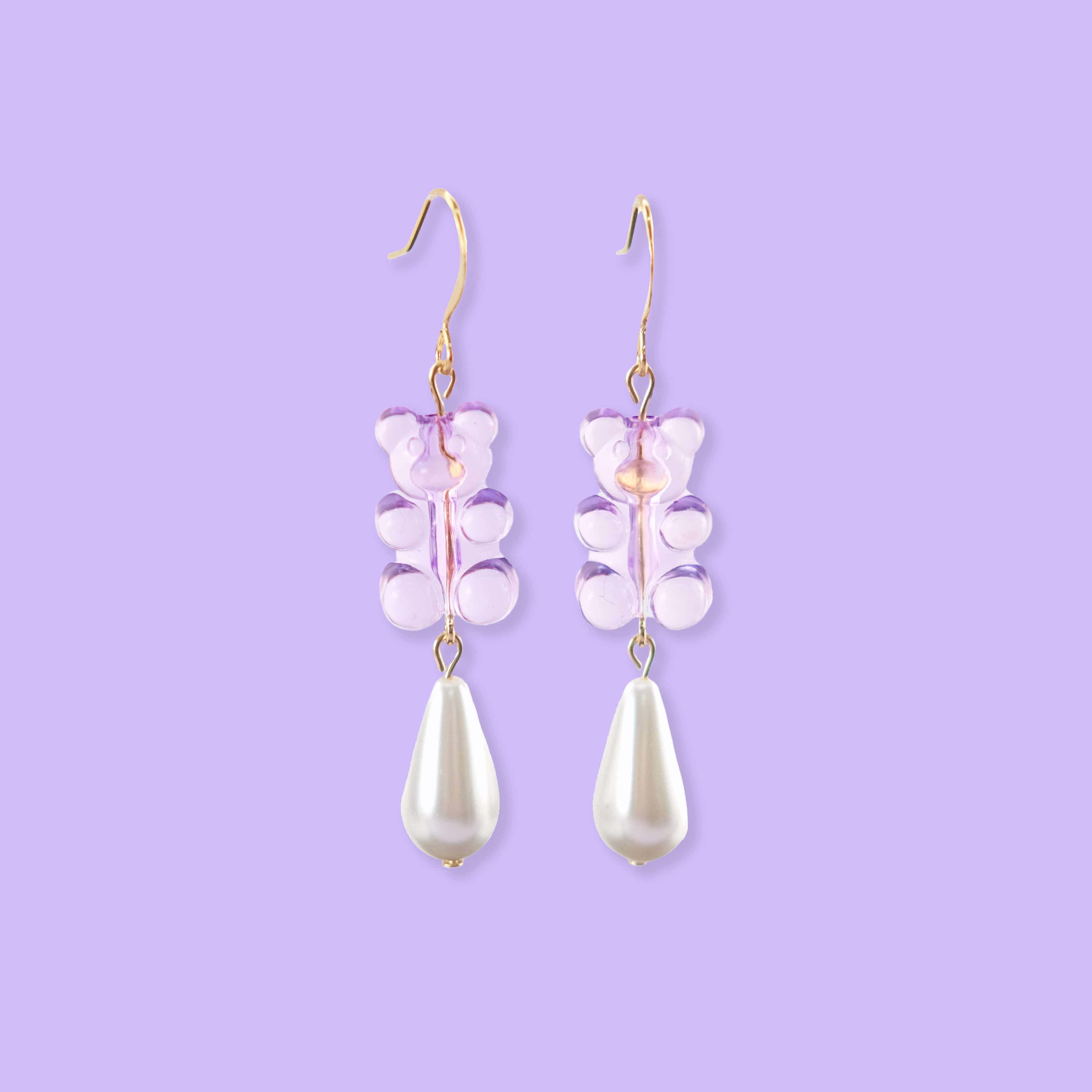 Nostalgic lavender gummy bear dangly earrings with elegant pearl drops #color_lavender