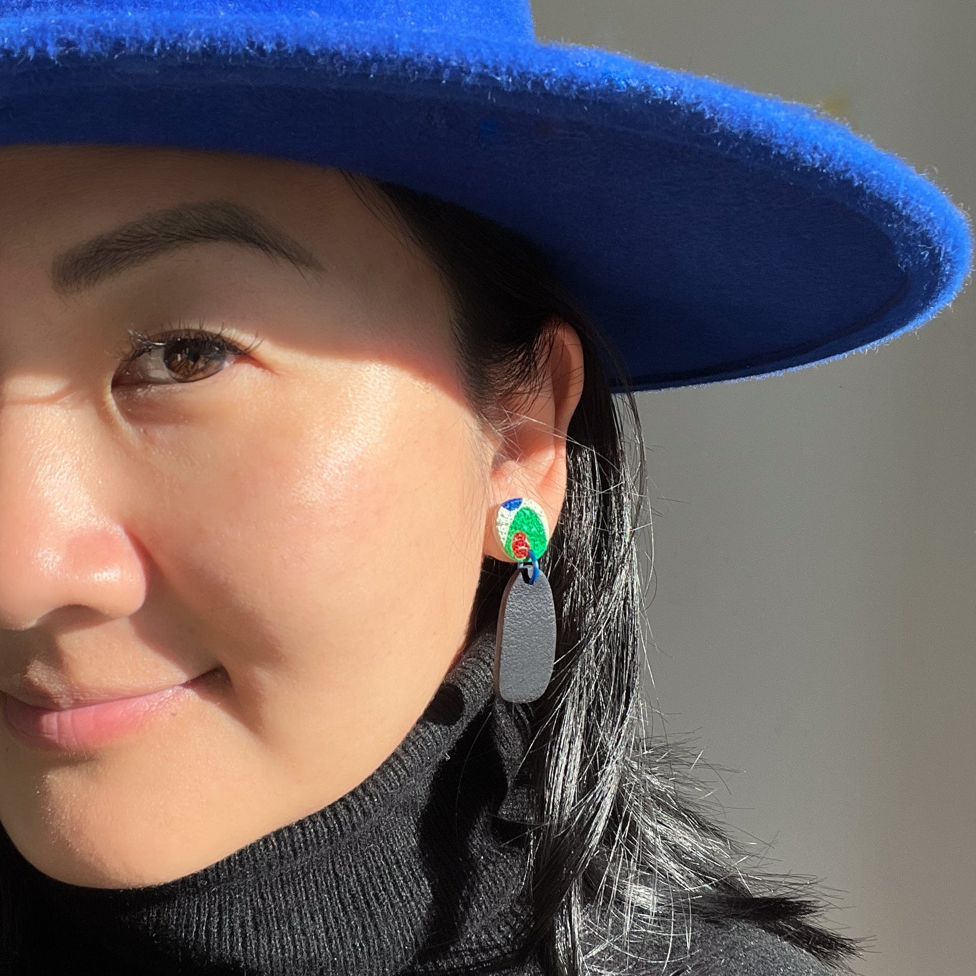 Artsy Miro inspired lightweight dangly earrings #color_black