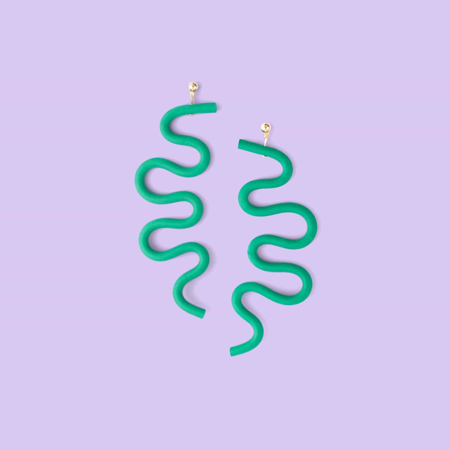 Tube Squiggle dangly earrings small in emerald green #color_emerald