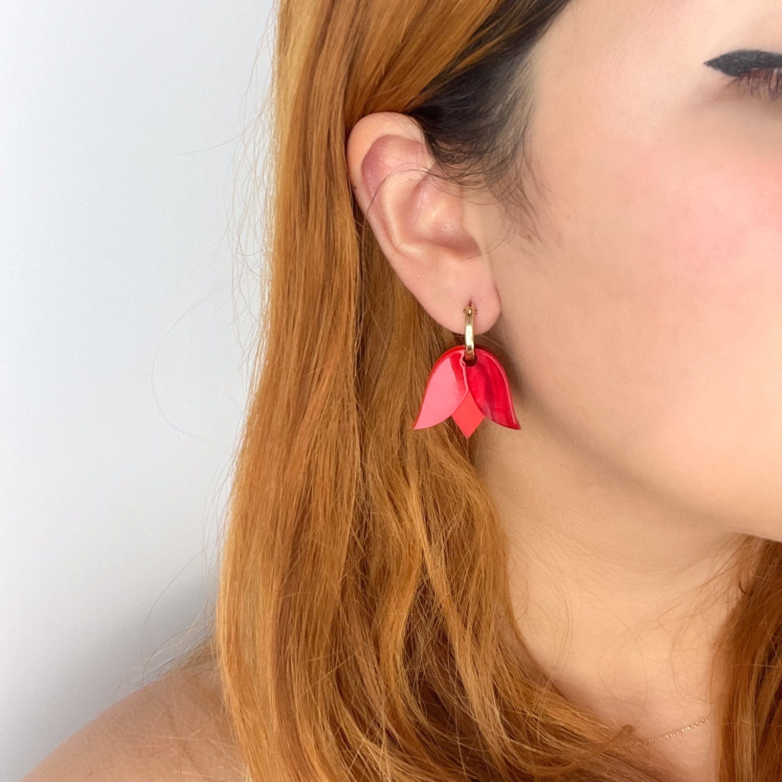 Tulip flower gold-filled hoop earrings #color_red