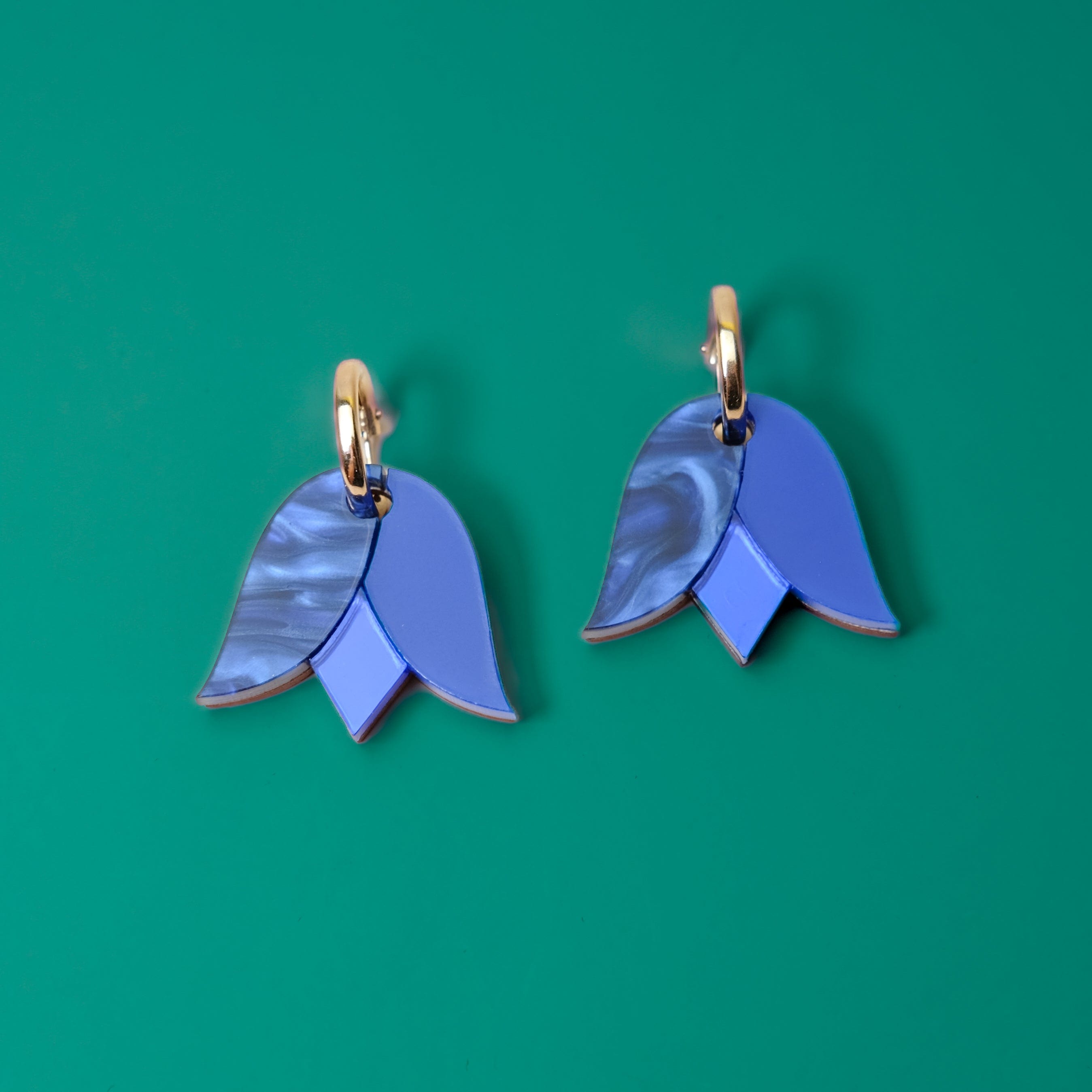 Tulip flower gold-filled hoop earrings #color_blue